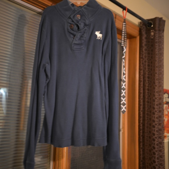 Abercrombie and Fitch Sweater - Picture 3 of 3